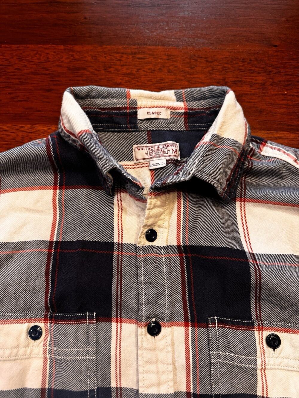 Medium Wallace And Barnes Blue Plaid Flannel Ong Sleeve Button Down Shirt